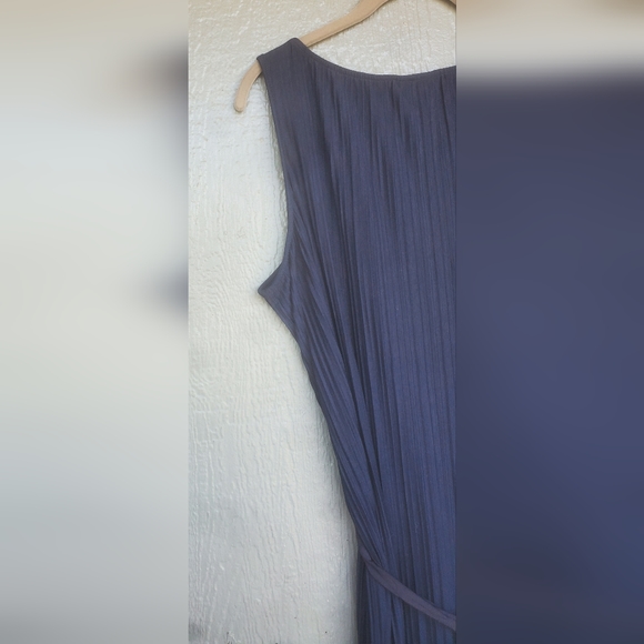 NWT J. Jill Navy Blue Top-to-Bottom Pleated Sleeveless Maxi Dress. - Picture 7 of 15
